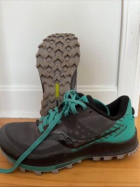 Saucony Peregrine Women's Trail Running Shoes in Teal and Gray